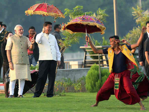 भारत के रंग में रंगे जिनपिंग