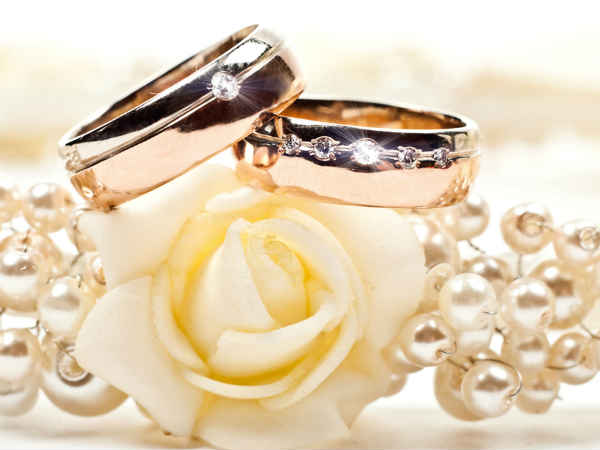 पानी में फेंकनी होती है चाभी 