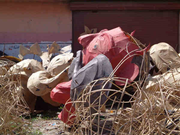 घट रही है मांग