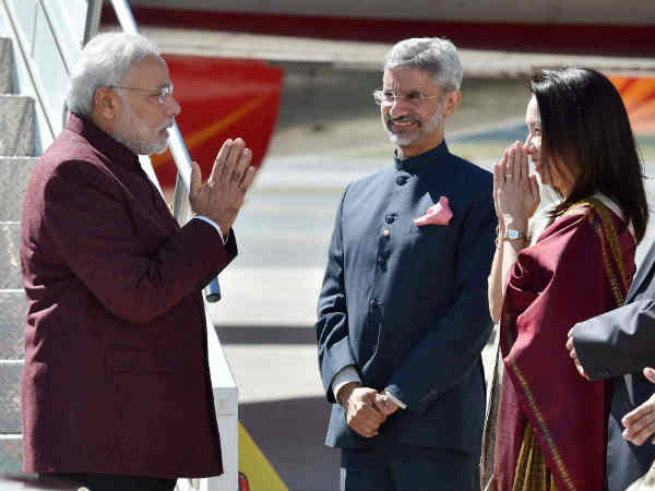 उच्‍चाधिकारियों से पूछा हाल-चाल