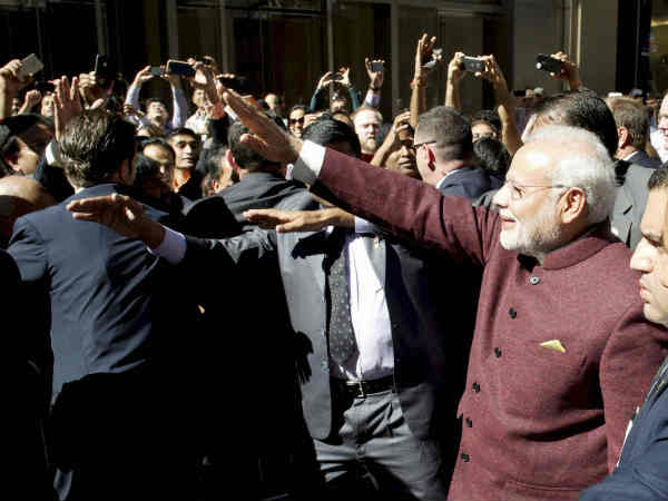 भारतीय समुदाय ने लगाए मोदी मोदी के नारे 