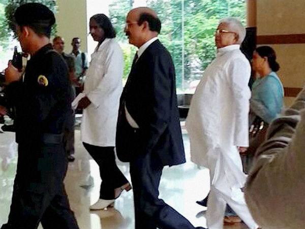 चारा खाकर गए जेल