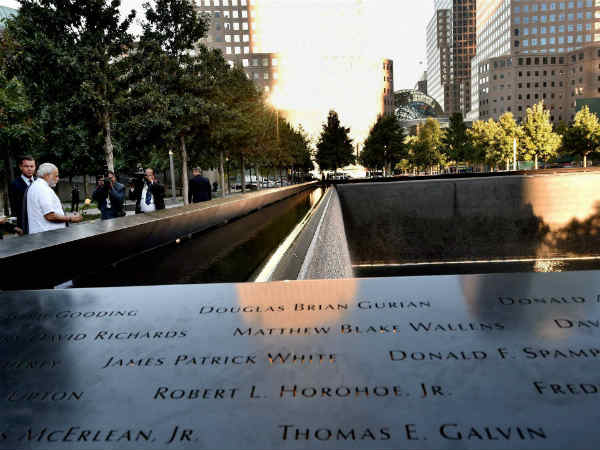 मोदी ने जाना मेमोरियल से जुूड़ी बातों के बारे में