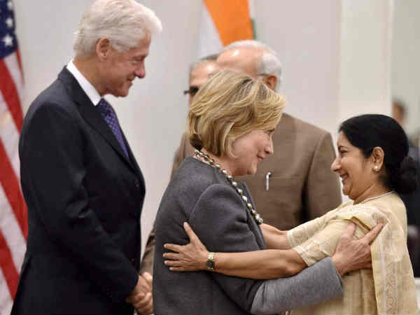 झलक रही थी खुशी झलक रही थी खुशी