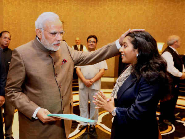 फैशन गुरुओं को आया पसंद फैशन गुरुओं को आया पसंद