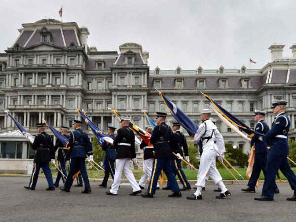 व्‍हाइट हाउस में मिला गार्ड ऑफ ऑनर 