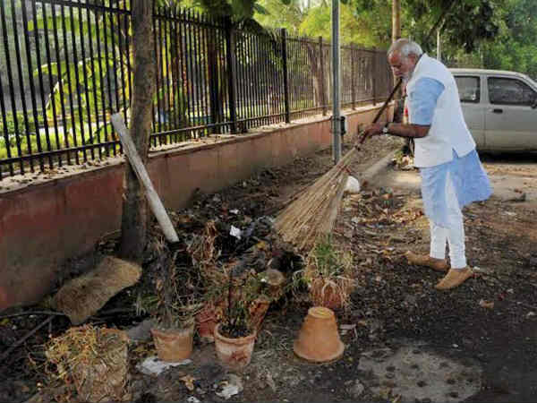 Indians should change their mindset for a clean India Indians should change their mindset for a clean India