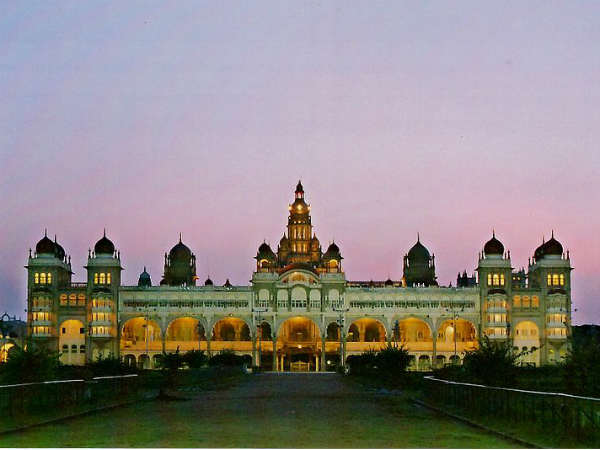 राजसी सजावट