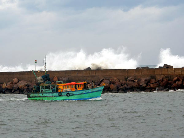 High tides before hudhud | हुदहुद के पहले हाईटाइड 