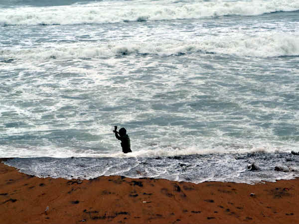 People being rescued | लोगों को बचाया गया 