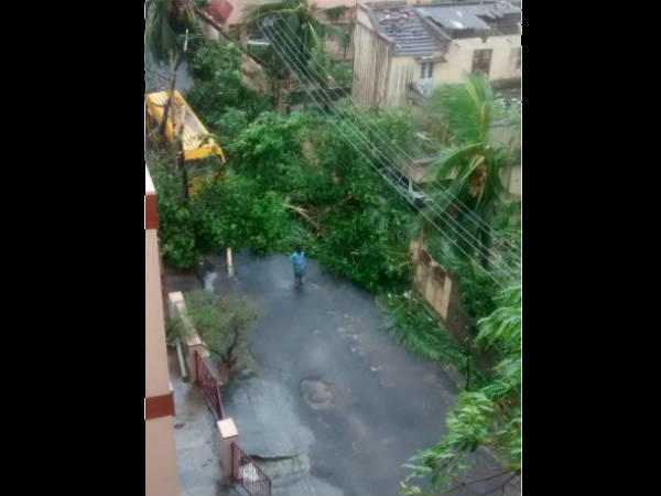 विशाखापट्टनम में हालात खराब विशाखापट्टनम में हालात खराब