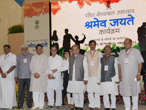 असंगठित क्षेत्र के श्रमिकों को भी मिलेगा लाभ असंगठित क्षेत्र के श्रमिकों को भी मिलेगा लाभ