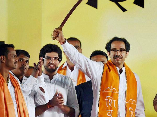 'राहुल के सवाल का जवाब दें' 'राहुल के सवाल का जवाब दें'