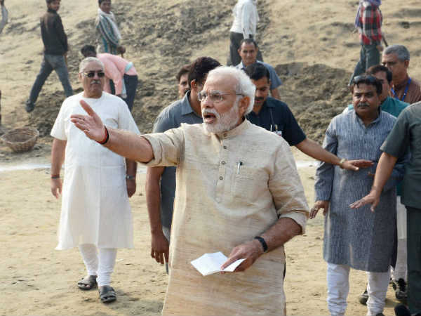 जयापुर गांव को लिया गोद जयापुर गांव को लिया गोद