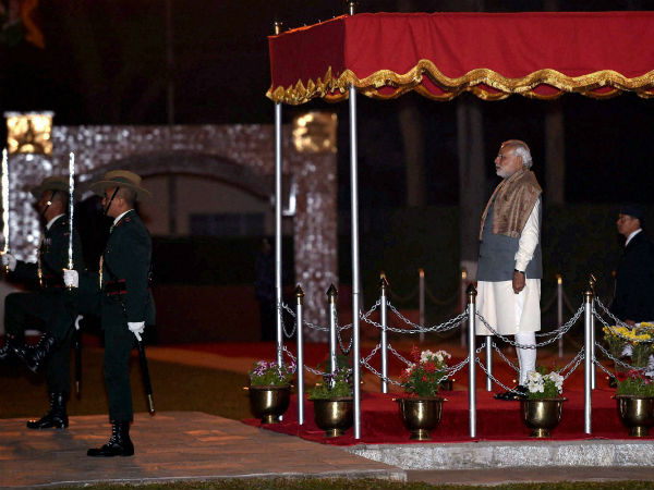 भारत वापसी से पहले मोदी को दिया गया गार्ड ऑफ ऑनर