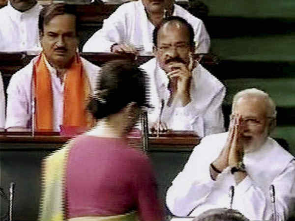 modi wishes sonia on her bday modi wishes sonia on her bday