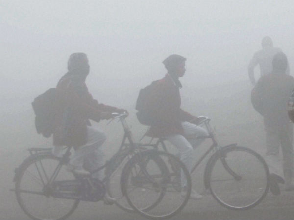 उप्र : कोहरे ने रोकी रेल, हवाई सेवाओं की रफ्तार