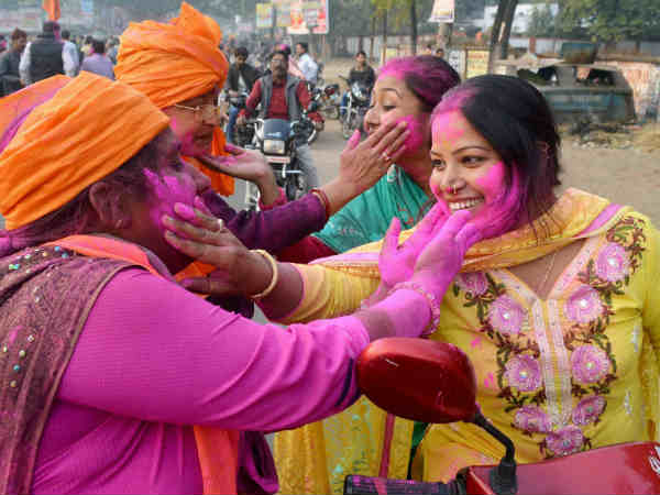बीजेपी डूबी जश्न में