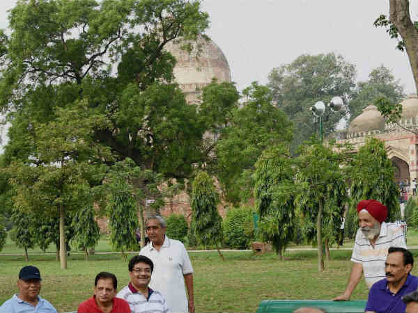 लखनऊ में धूप निकली..