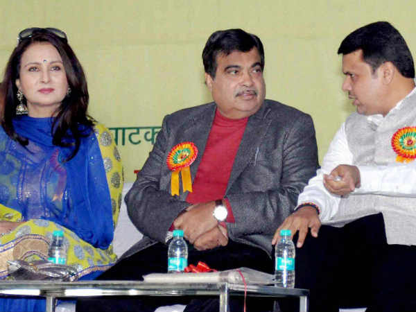 अभिनेत्री पूनम ढिल्लन