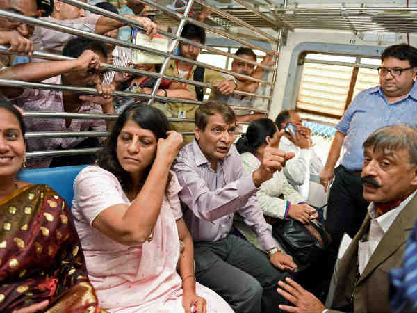 रेल मंत्री सुरेश प्रभु