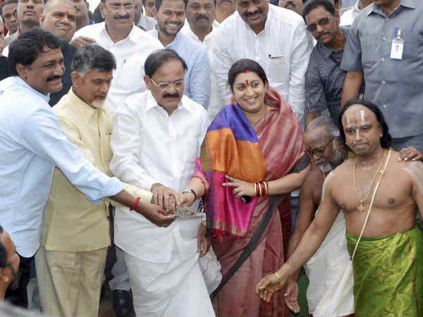 स्मृति ईरानी