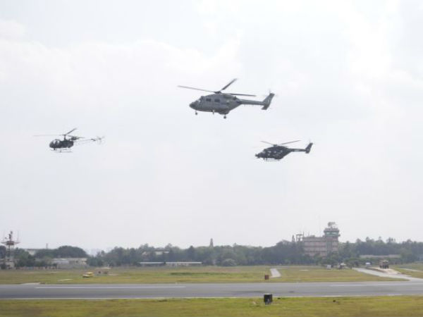 Manohar Parrikar gets tech taste; IAF gets first Tejas Manohar Parrikar gets tech taste; IAF gets first Tejas