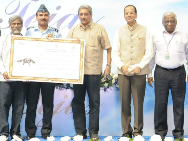 Manohar Parrikar gets tech taste; IAF gets first Tejas Manohar Parrikar gets tech taste; IAF gets first Tejas