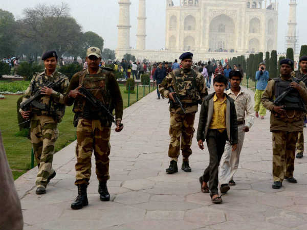 आतंकियों की धमकी