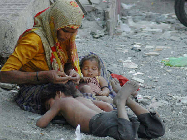 Bundelkhand: Poor kids celebrated Republic Day by collecting scrap Bundelkhand: Poor kids celebrated Republic Day by collecting scrap