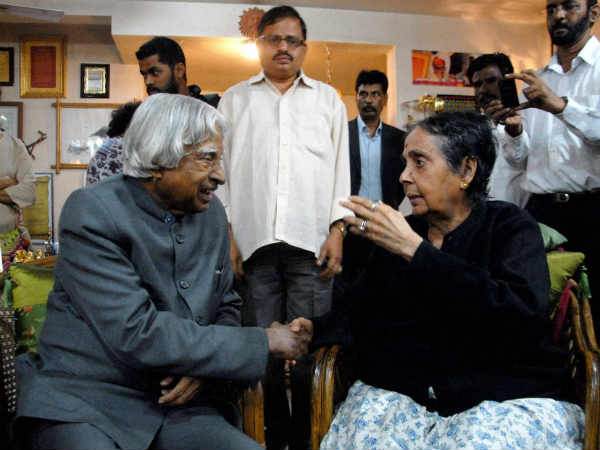 कार्टूनिस्ट आर के लक्ष्मण की पत्नी कमला