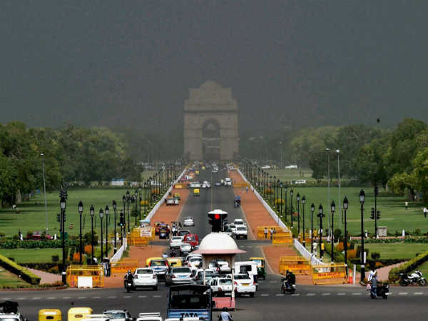 दिल्ली में सर्द सुबह, दिन में रहेगी धूप दिल्ली में सर्द सुबह, दिन में रहेगी धूप