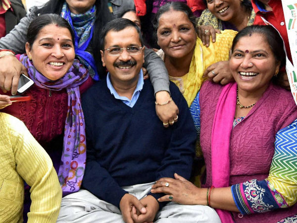 जाति-धर्म से उठकर रोटी की बात की