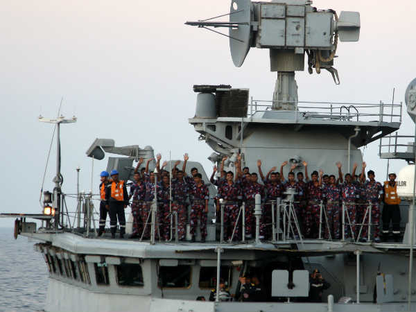 मरीन कमांडो को देख खुश हुए पर्रिकर