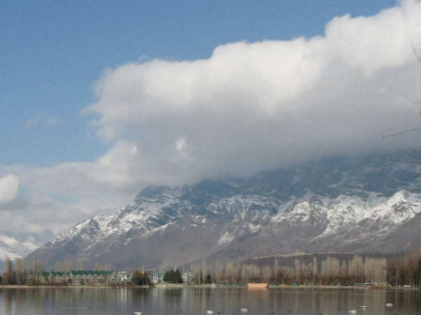 धूप निकली