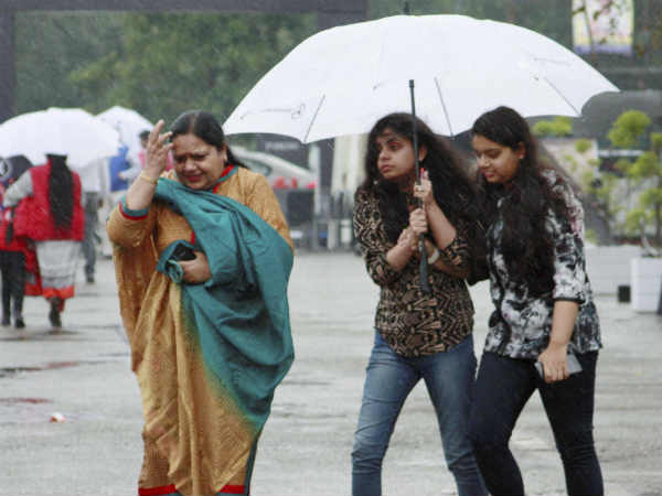 दिल्ली में बारिश दिल्ली में बारिश