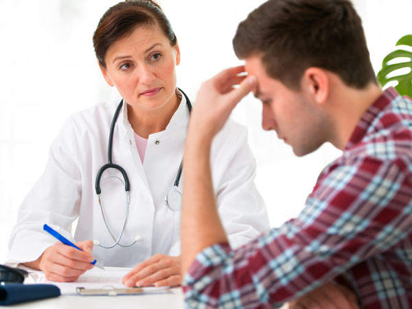 जरूरत है और 4 लाख डॉक्टरों की