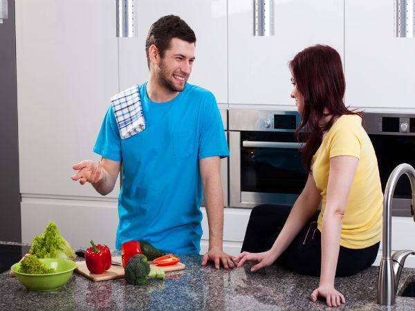 किचन में दें साथ