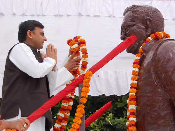 अखिलेश यादव