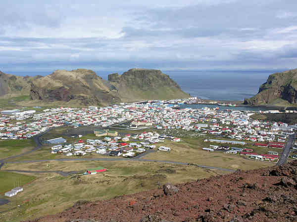 आइसलैंड सबसे खुशहाल