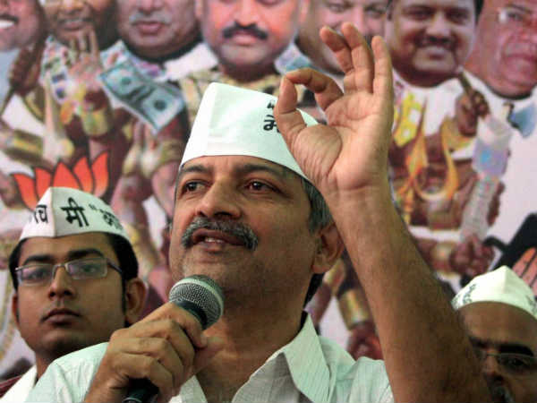 मयंक पांडे ने केजरीवाल की कार्यशैली पर खड़े किये सवाल मयंक पांडे ने केजरीवाल की कार्यशैली पर खड़े किये सवाल