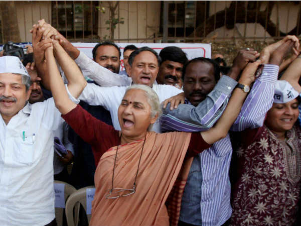 जमीन की लड़ाई लड़ने वाली मेधा ने भी आप को बताया अलोकतांत्रिक जमीन की लड़ाई लड़ने वाली मेधा ने भी आप को बताया अलोकतांत्रिक