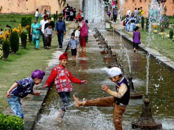 मुगल गार्डन मुगल गार्डन
