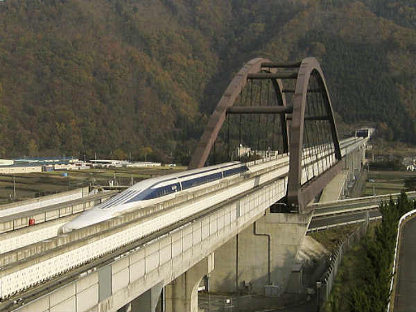 तेजी से पकड़ती है स्पीड तेजी से पकड़ती है स्पीड