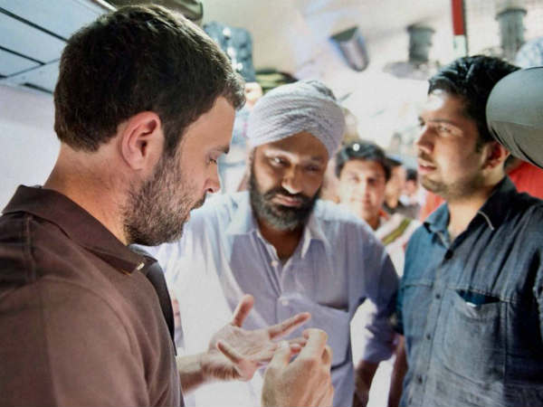जनरल डिब्बे में राहुल गांधी