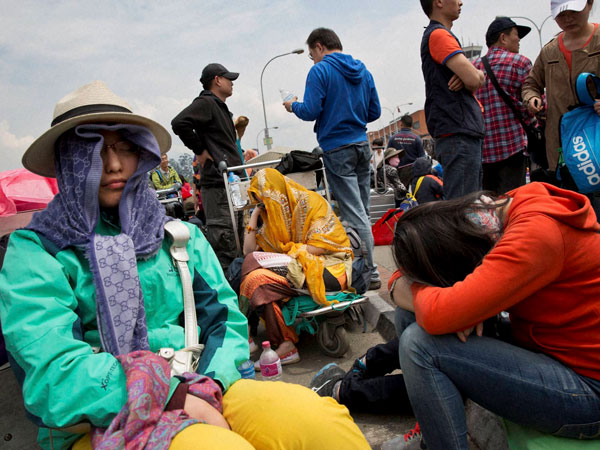 Sangh activists from East Delhi are organising, langar in earthquake ravaged Nepal. Sangh activists from East Delhi are organising, langar in earthquake ravaged Nepal.