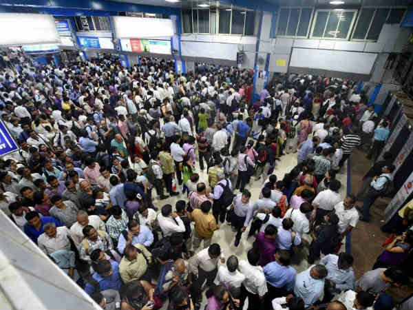 महज 10 रुपए ज्यादा देकर ट्रेन के भीतर मिलेगा टिकट