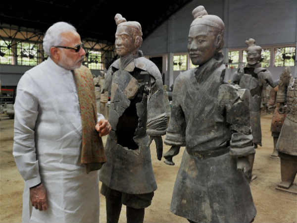 Terracotta Warriors Museum में पीएम मोदी Terracotta Warriors Museum में पीएम मोदी