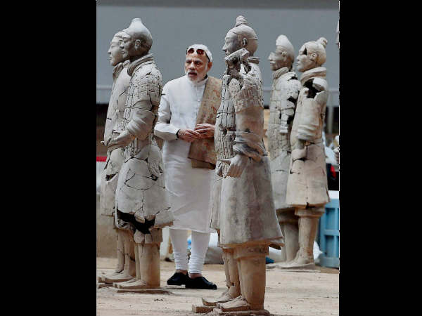 Terracotta Warriors Museum में पीएम मोदी Terracotta Warriors Museum में पीएम मोदी