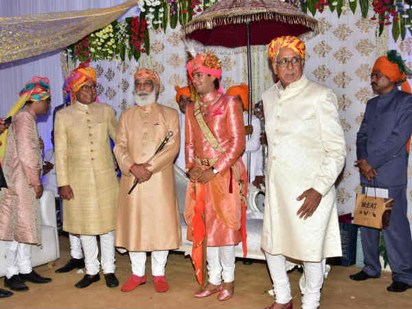 शादी की तस्वीरें..